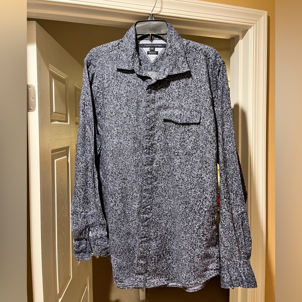 Tommy Hilfiger Men’s Long Sleeve Button Down Shirt - Large Custom Fit
